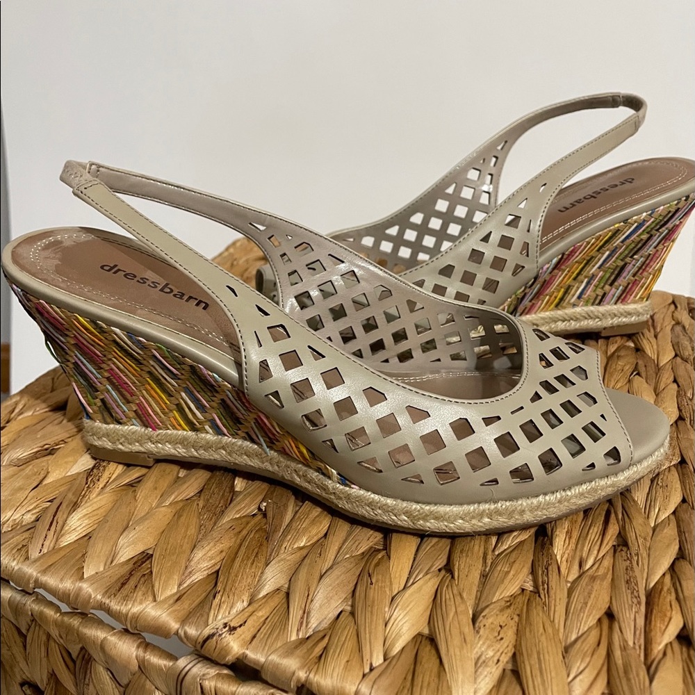 Dress barn Taupe w multi-color wedge 8.5